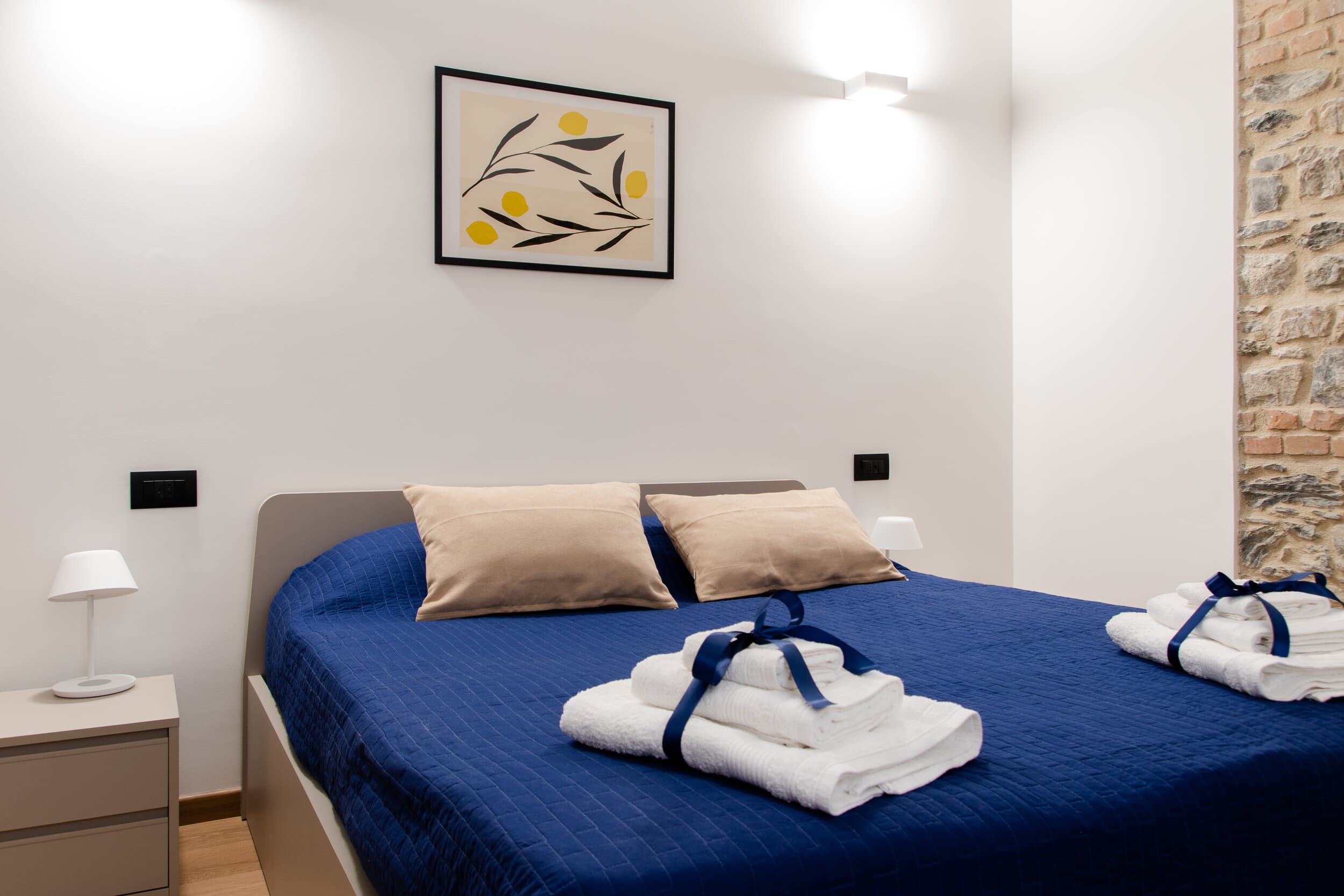 Bright living room ViaArchivolto with Smart TV - Albenga old town