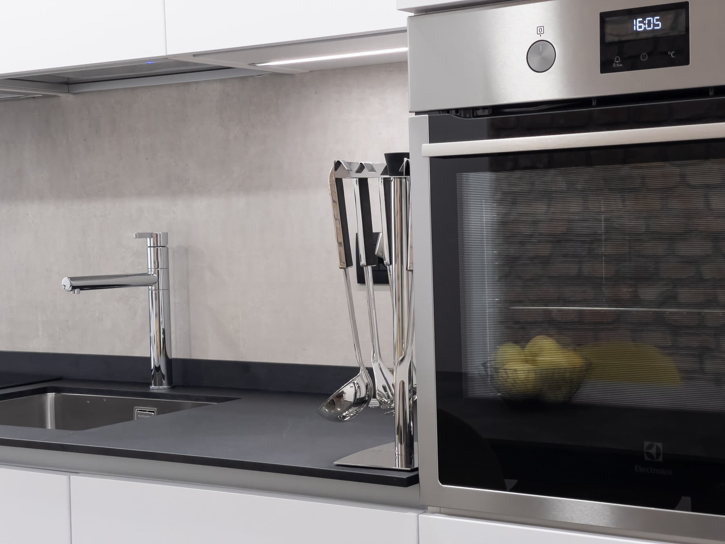 Modern equipped kitchen ViaGenova Albenga